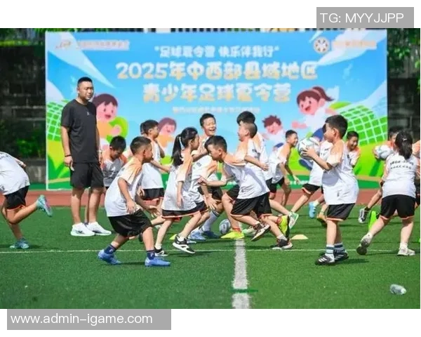 青少年足球推广新策略助力青少年健康成长与全面发展